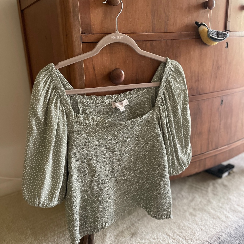 Ann Taylor LOFT | Elegant Light Green Dotted Smocked Puff-Sleeve Blouse, size:MP